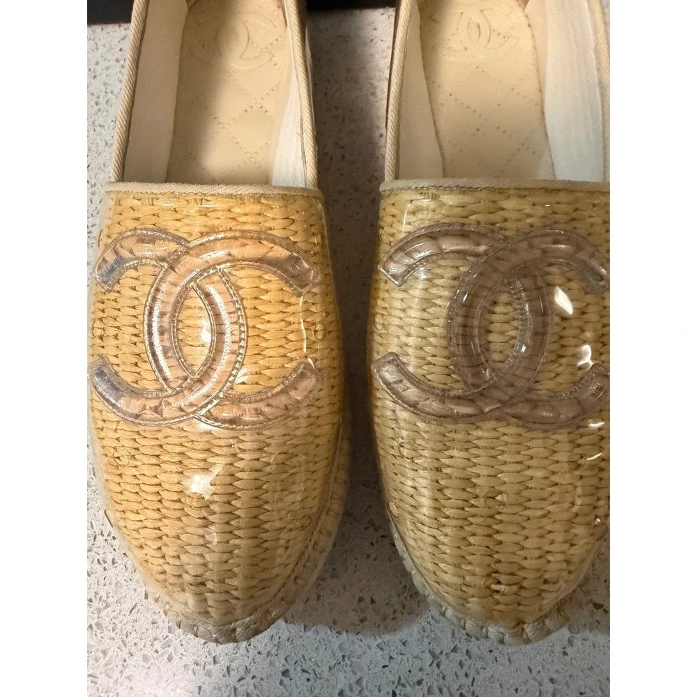 Chanel Raffia PVC CC Logo Espadrilles Beige Woven Straw Flats Slip On Shoes